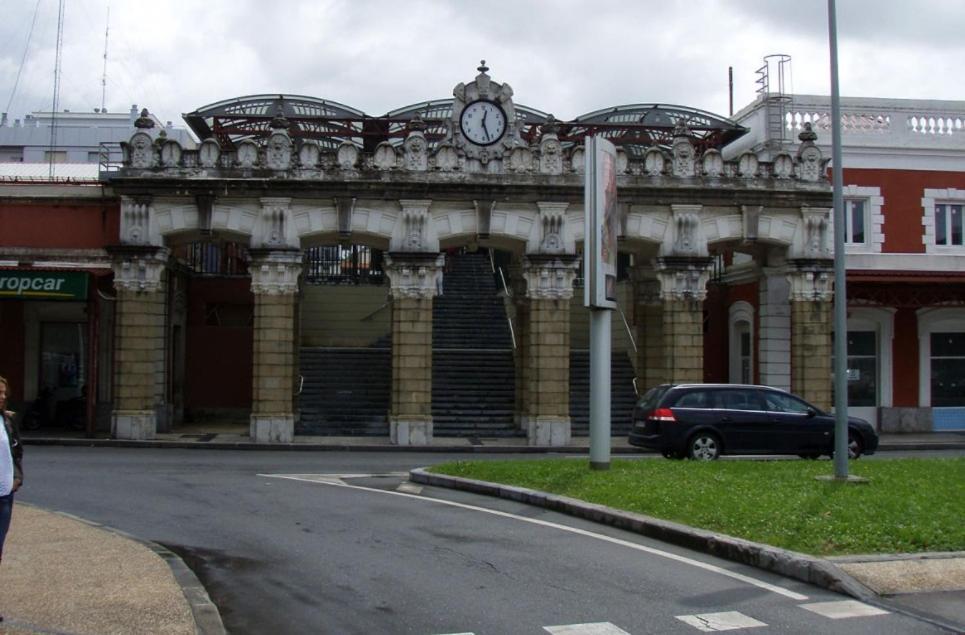 Big 4 Rooms In A Centric Home Parking Included Σαν Σεμπαστιάν Εξωτερικό φωτογραφία
