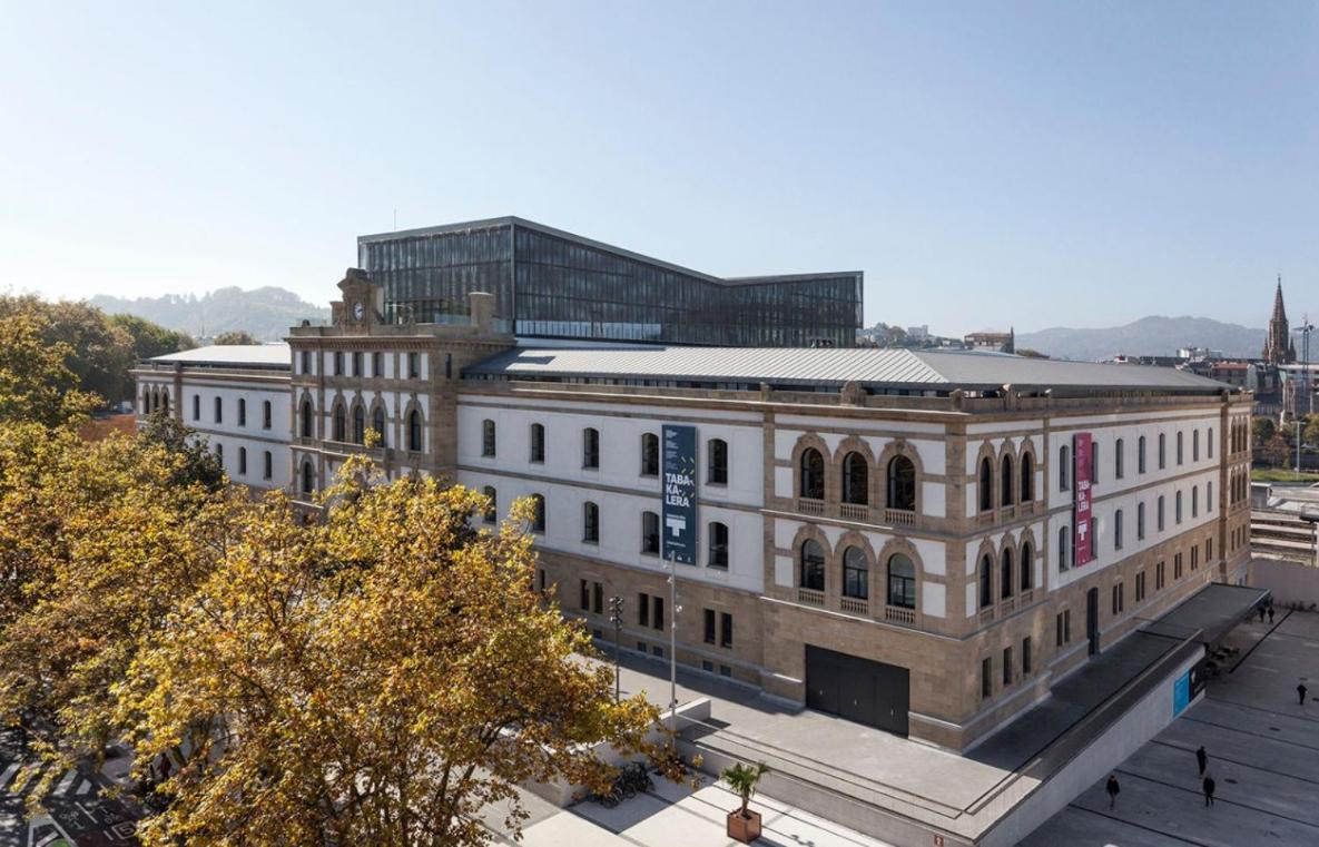 Big 4 Rooms In A Centric Home Parking Included Σαν Σεμπαστιάν Εξωτερικό φωτογραφία
